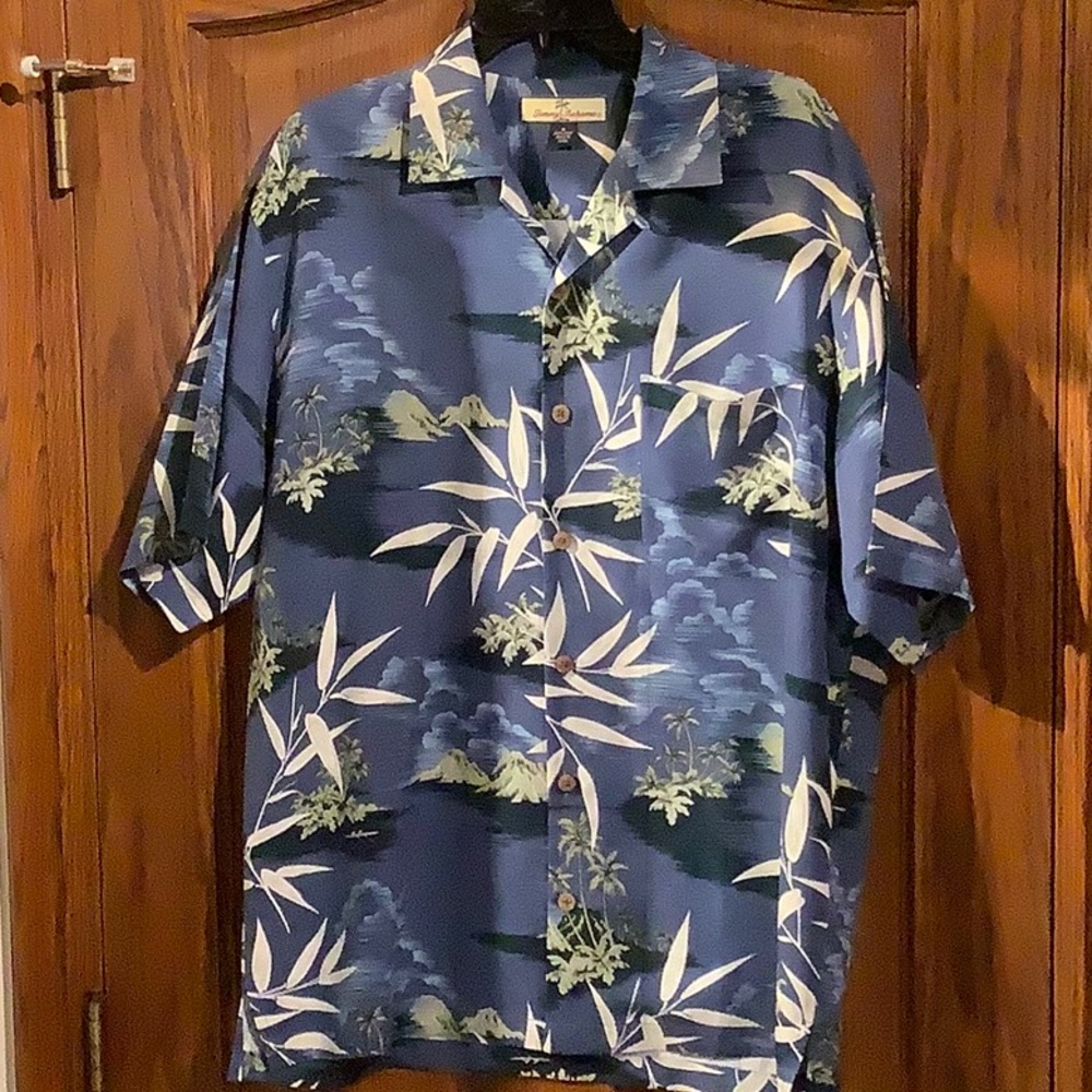 Tommy Bahama Silk Short Sleeve Button Front Shirt